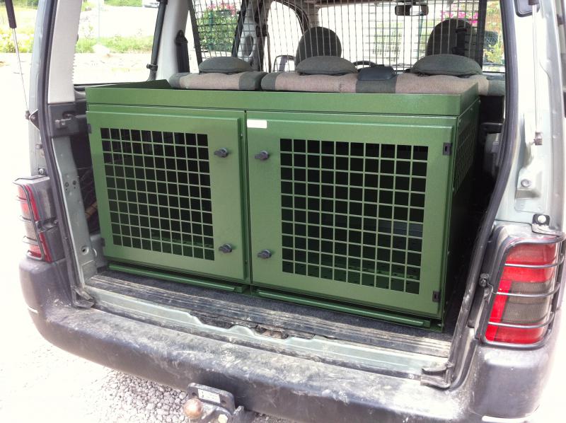 Caisse à chien double + tiroir chiot partner berlingo Réalisation Atemis caisse a chien
