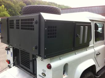 Amnagement Defendeur double cabine en caisse  chien